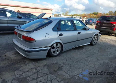 2002 Saab 9-3 Se z USA, uszkodzony, nr VIN YS3DF78K527004949